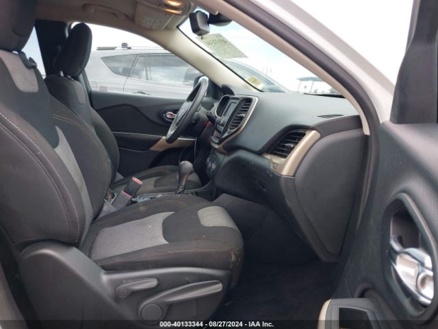 1C4PJLAB1HW663437 Jeep Cherokee Sport Fwd