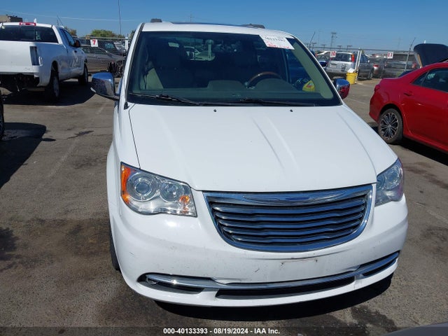 2C4RC1GGXFR711047 Chrysler Town & Country Limited Platinum