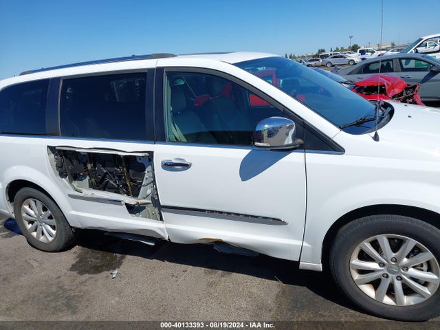 2C4RC1GGXFR711047 Chrysler Town & Country Limited Platinum