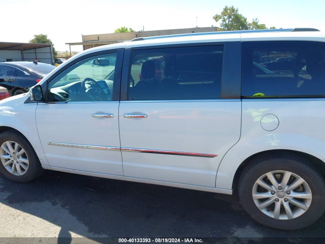 2C4RC1GGXFR711047 Chrysler Town & Country Limited Platinum