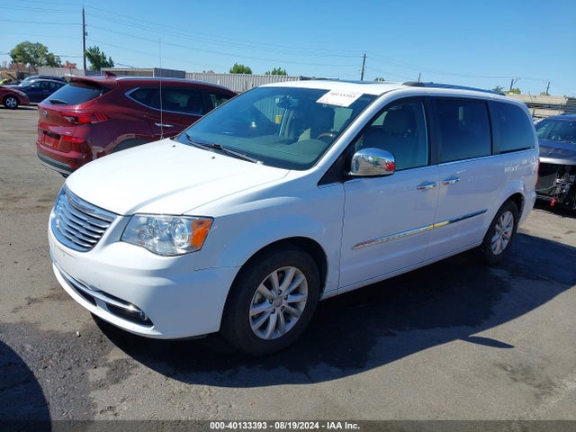 2C4RC1GGXFR711047 Chrysler Town & Country Limited Platinum