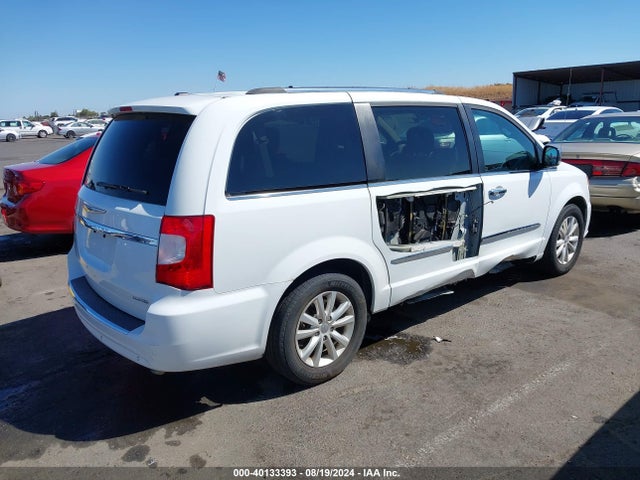 2C4RC1GGXFR711047 Chrysler Town & Country Limited Platinum