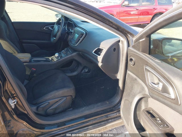Chrysler 200 Limited 2015 1C3CCCAB1FN547798 Image 5