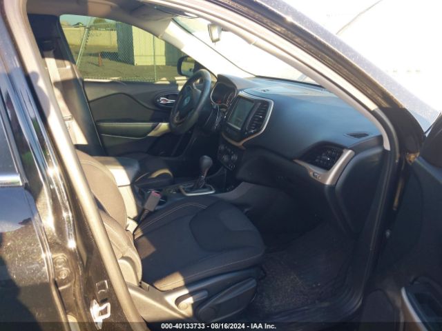 1C4PJLCS0HW643497 Jeep Cherokee Latitude Fwd