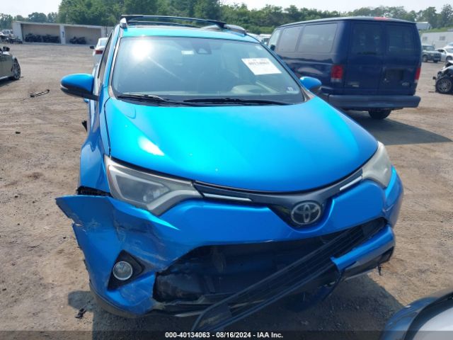 JTMRFREV6HJ105825 Toyota Rav4 Xle