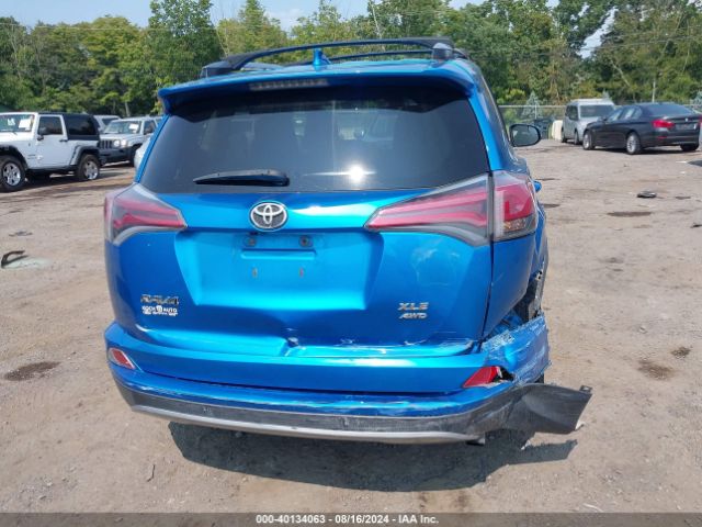 JTMRFREV6HJ105825 Toyota Rav4 Xle
