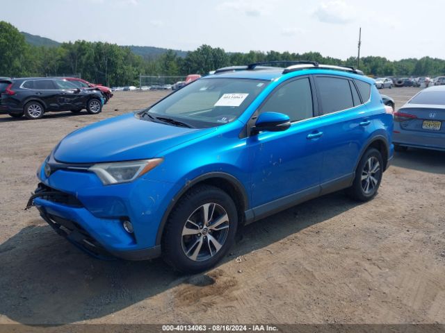 JTMRFREV6HJ105825 Toyota Rav4 Xle