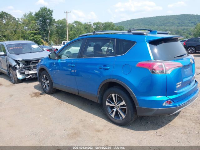 JTMRFREV6HJ105825 Toyota Rav4 Xle