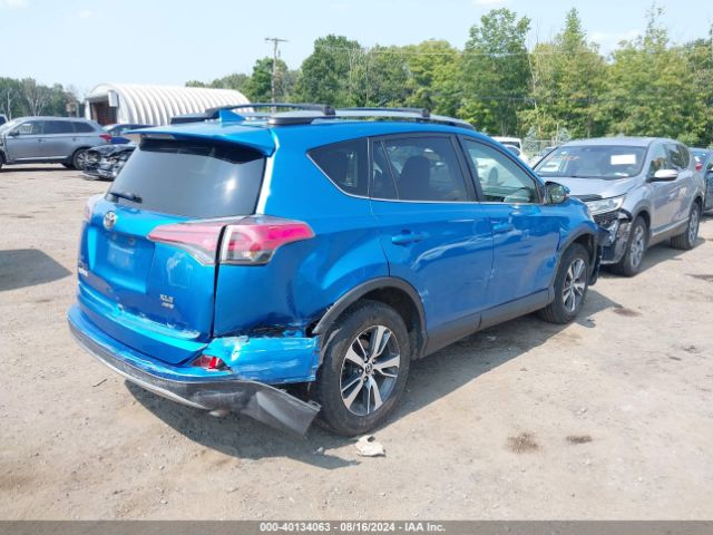 JTMRFREV6HJ105825 Toyota Rav4 Xle
