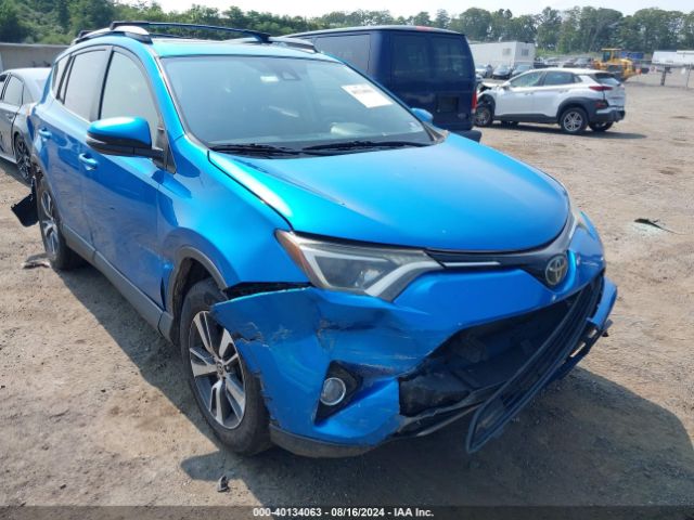 JTMRFREV6HJ105825 Toyota Rav4 Xle