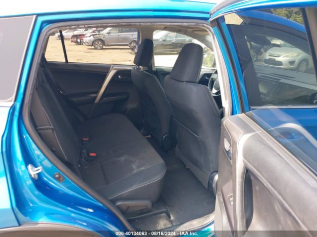 JTMRFREV6HJ105825 Toyota Rav4 Xle