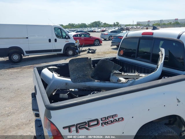 Toyota Tacoma Base V6 2015 3TMLU4EN3FM165110 Image 12