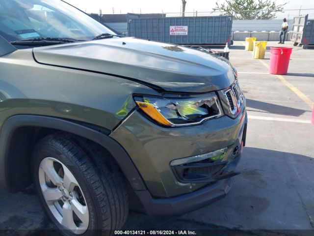 3C4NJCBB5JT425284 Jeep Compass Latitude Fwd