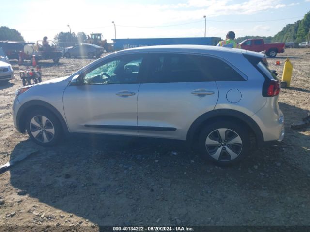KNDCB3LC7J5121658 KIA NIRO FE