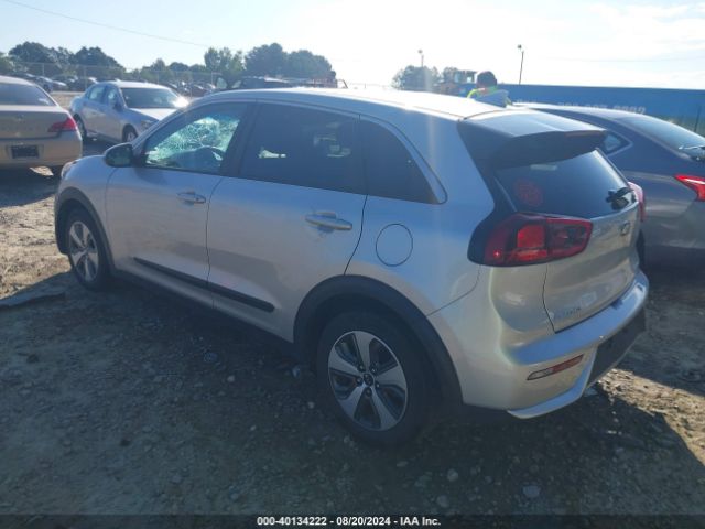 KNDCB3LC7J5121658 KIA NIRO FE