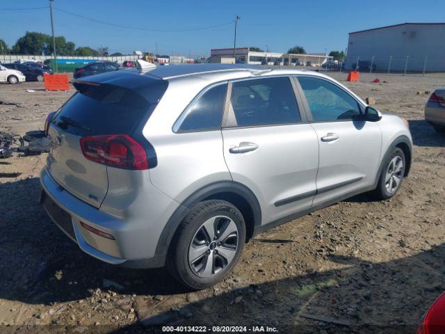 KNDCB3LC7J5121658 KIA NIRO FE