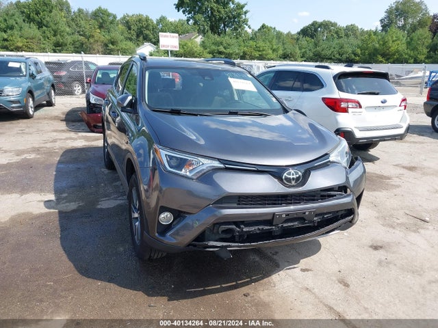 Toyota Rav4 Xle 2018 JTMWFREV8JJ188408 main image