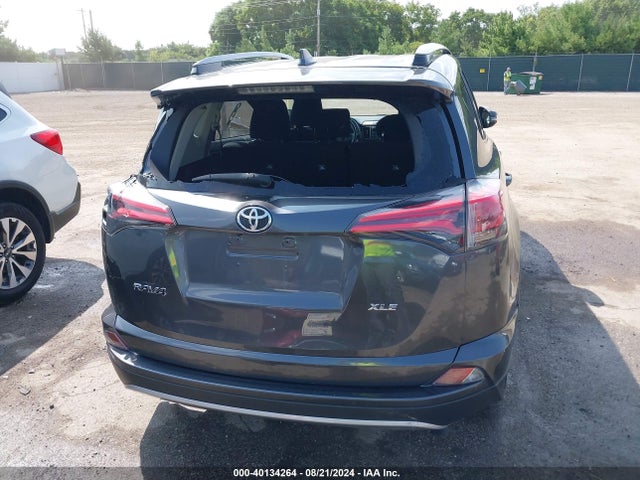 Toyota Rav4 Xle 2018 JTMWFREV8JJ188408 Image 16