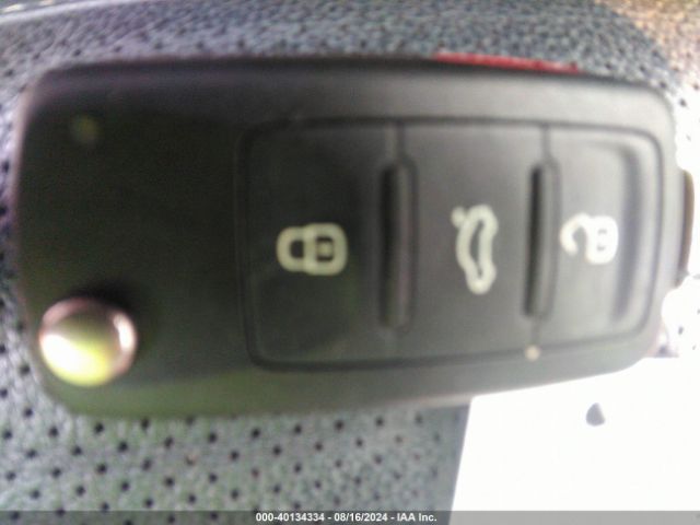 3VWJ17AT1EM653859 Volkswagen Beetle 1.8t