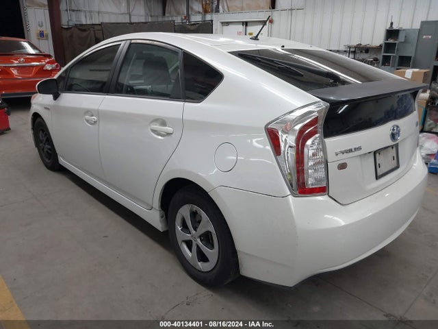 Toyota Prius Two 2015 JTDKN3DU0F0478498 Image 3