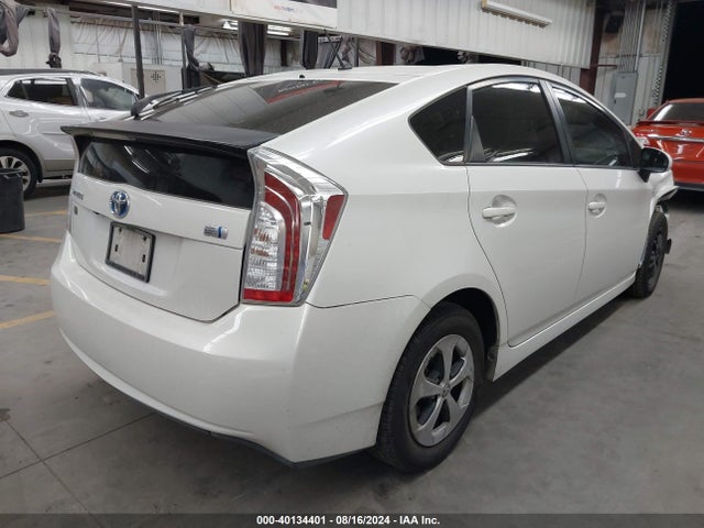 Toyota Prius Two 2015 JTDKN3DU0F0478498 Image 4
