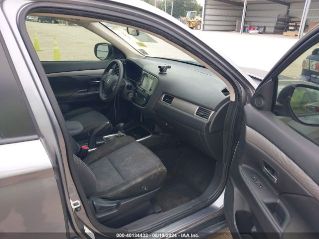 JA4AD2A37JJ000841 Mitsubishi Outlander Es