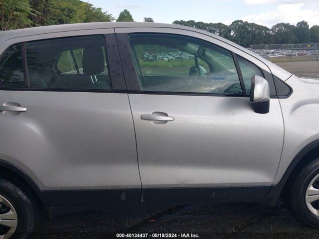 KL7CJKSB8FB115458 Chevrolet Trax 1ls