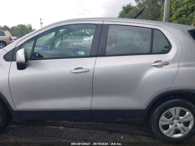KL7CJKSB8FB115458 Chevrolet Trax 1ls