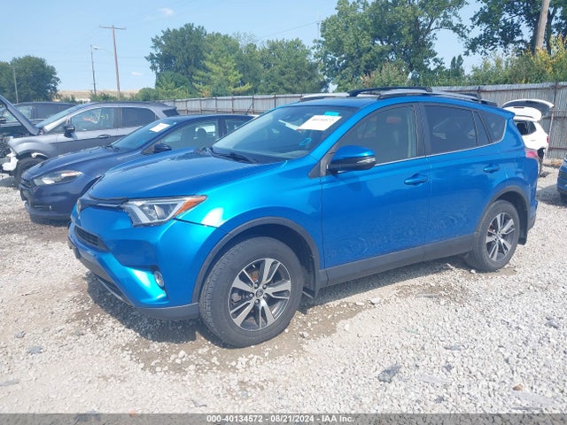 Toyota Rav4 Xle 2017 JTMRFREV7HJ716544 Image 2
