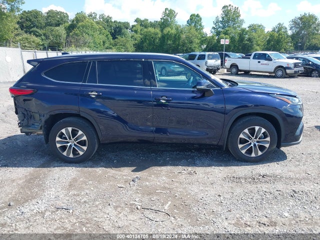 Toyota Highlander Xle 2022 5TDGZRBH2NS569061 Image 13