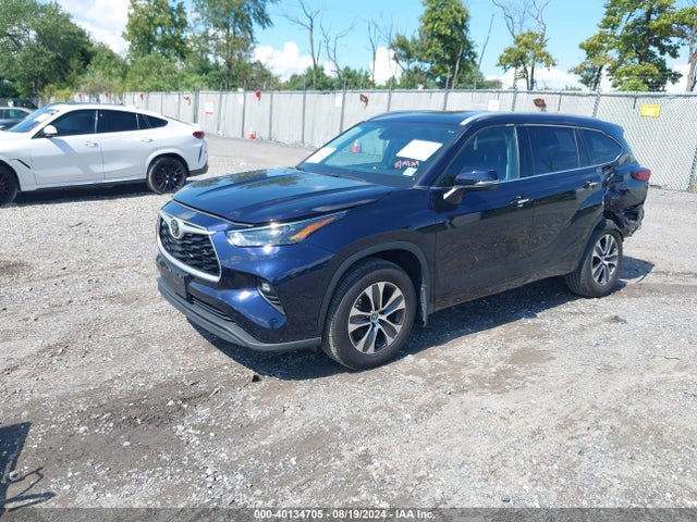 Toyota Highlander Xle 2022 5TDGZRBH2NS569061 Image 2
