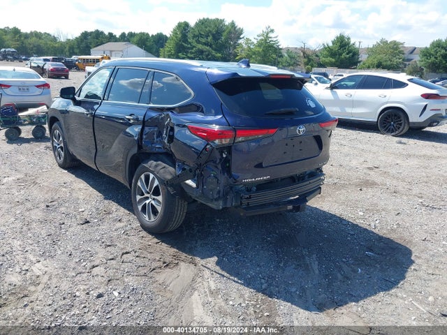 Toyota Highlander Xle 2022 5TDGZRBH2NS569061 Image 3