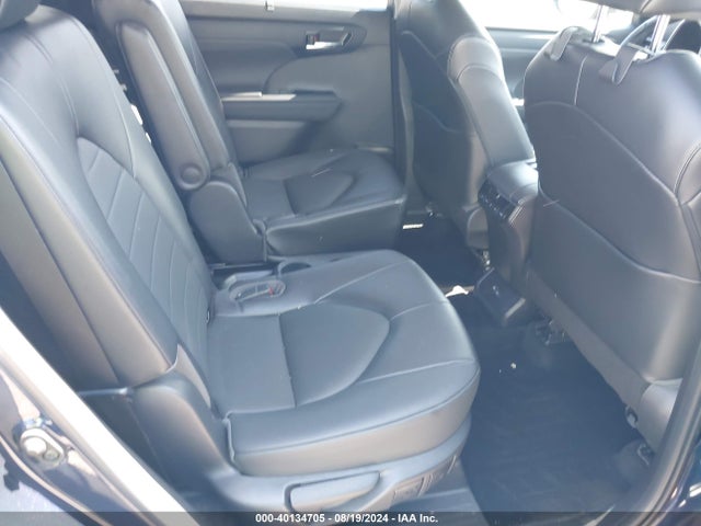Toyota Highlander Xle 2022 5TDGZRBH2NS569061 Image 8