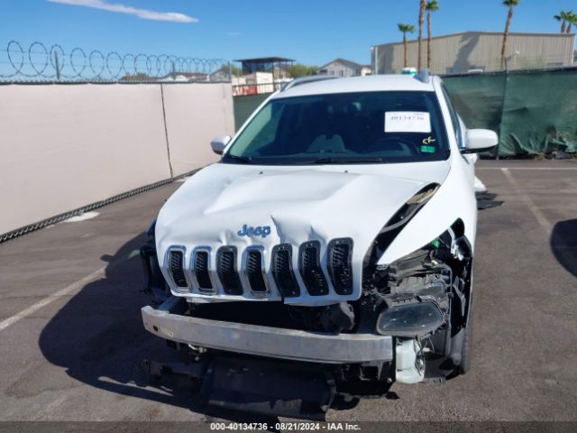 1C4PJLCS3GW302867 Jeep Cherokee Latitude