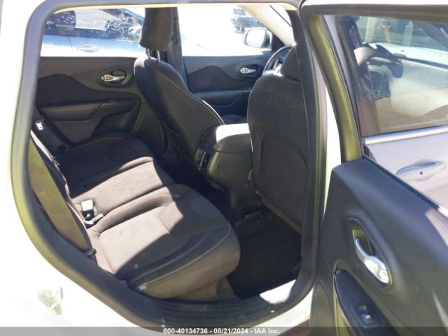 1C4PJLCS3GW302867 Jeep Cherokee Latitude