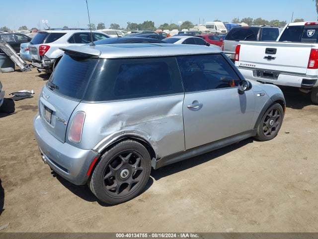 2004 MINI COOPER S WMWRE33414TD82729 Photo 3