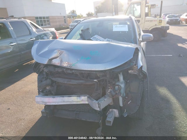 3C4NJCCB1JT461472 Jeep Compass Limited Fwd