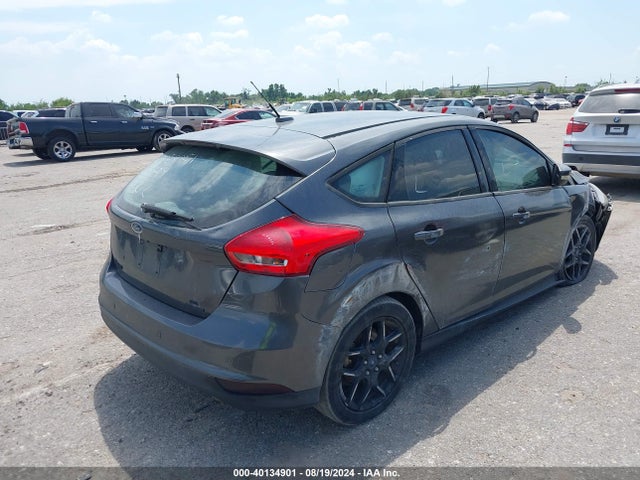 Ford FOCUS SE 2016 1FADP3K25GL395031 Image 4