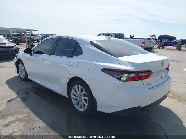 Toyota CAMRY LE 2024 4T1C11AKXRU890248 Image 3