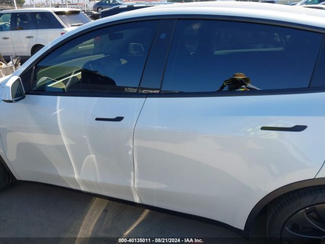 7SAYGDEF8NF380896 Tesla Model Y Performance Dual Motor All-wheel Drive
