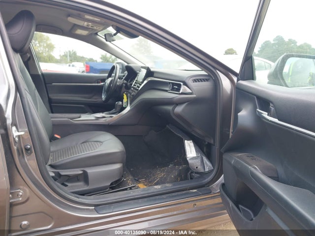 4T1G11AK5NU695699 Toyota CAMRY SE