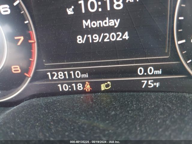 WA1LHAF7XHD046143 Audi Q7 2.0t Premium