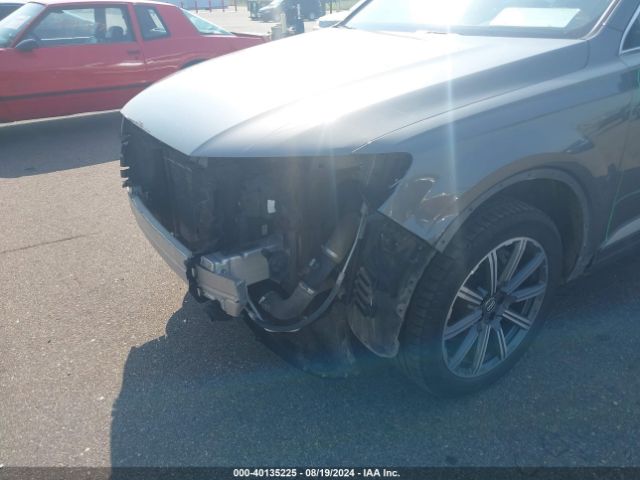 WA1LHAF7XHD046143 Audi Q7 2.0t Premium