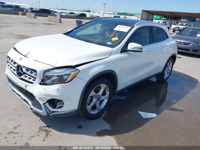 Mercedes-Benz GLA 250 2018 WDCTG4EB0JJ477835 Image 2