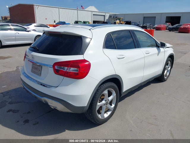 Mercedes-Benz GLA 250 2018 WDCTG4EB0JJ477835 Image 4