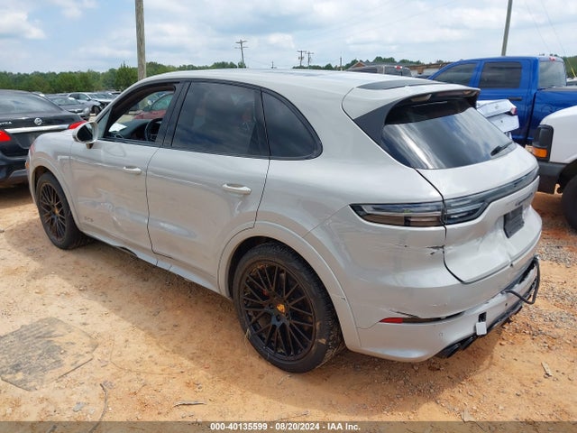 2021 PORSCHE CAYENNE WP1AG2AY2MDA35121 Photo 2