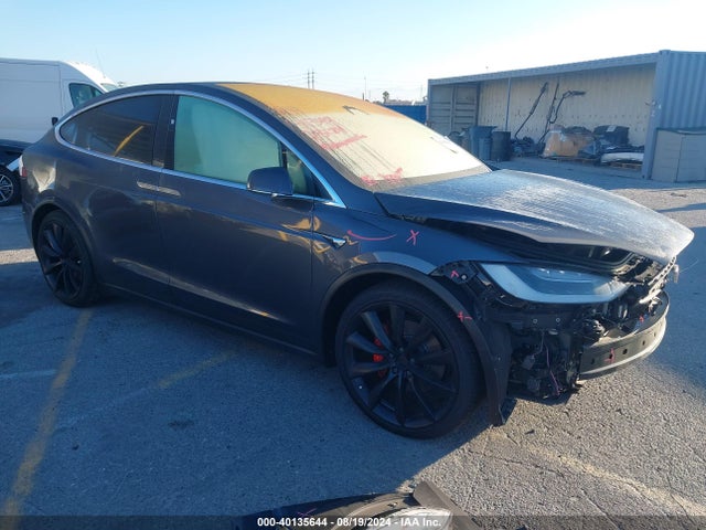 2017 TESLA MODEL X 5YJXCBE46HF052808 Photo 0