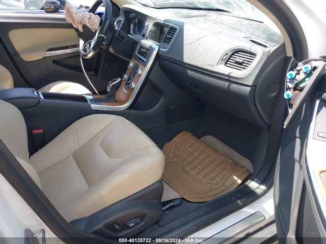 LYV402FM9GB113921 Volvo S60 Inscription T5 Drive-e Platinum