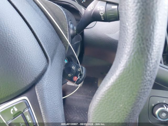 1FADP3F20HL337310 Ford FOCUS SE