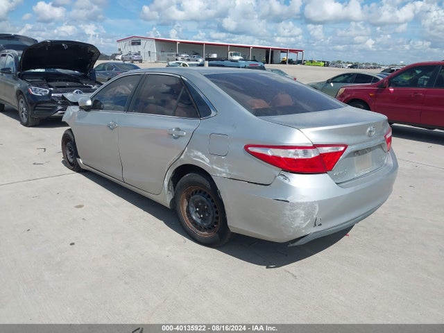 Toyota CAMRY LE 2015 4T4BF1FK4FR476311 Image 3